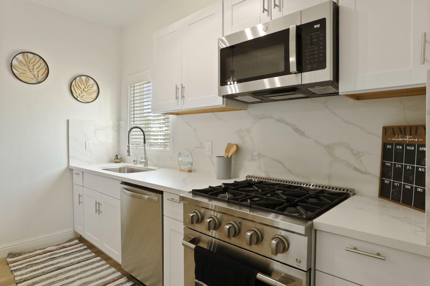 Detail Gallery Image 9 of 32 For 436 E Arcade St, Stockton,  CA 95204 - 3 Beds | 2 Baths