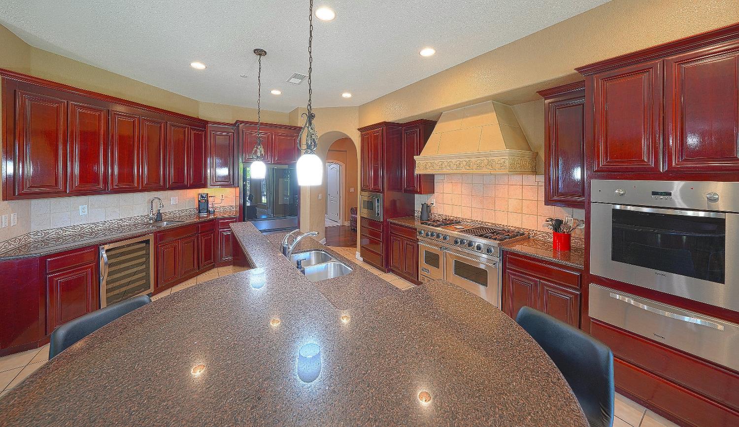 Detail Gallery Image 6 of 97 For 1340 Bella Cir, Lincoln,  CA 95648 - 7 Beds | 5 Baths