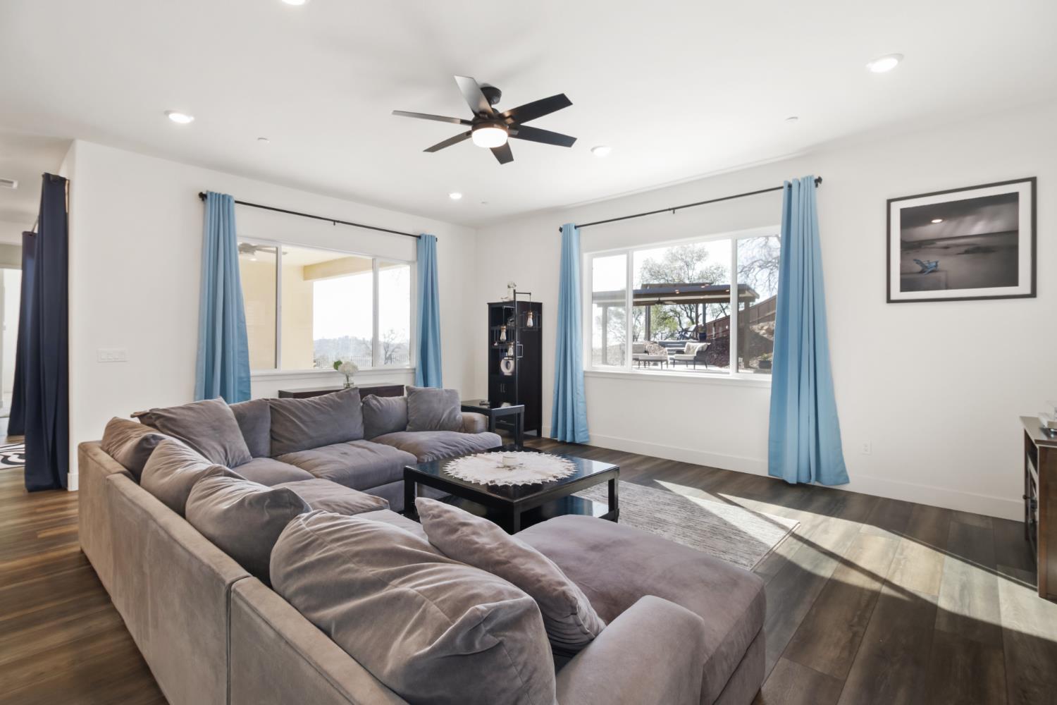 Detail Gallery Image 9 of 64 For 310 Milazzo Ct, El Dorado Hills,  CA 95762 - 3 Beds | 2/1 Baths