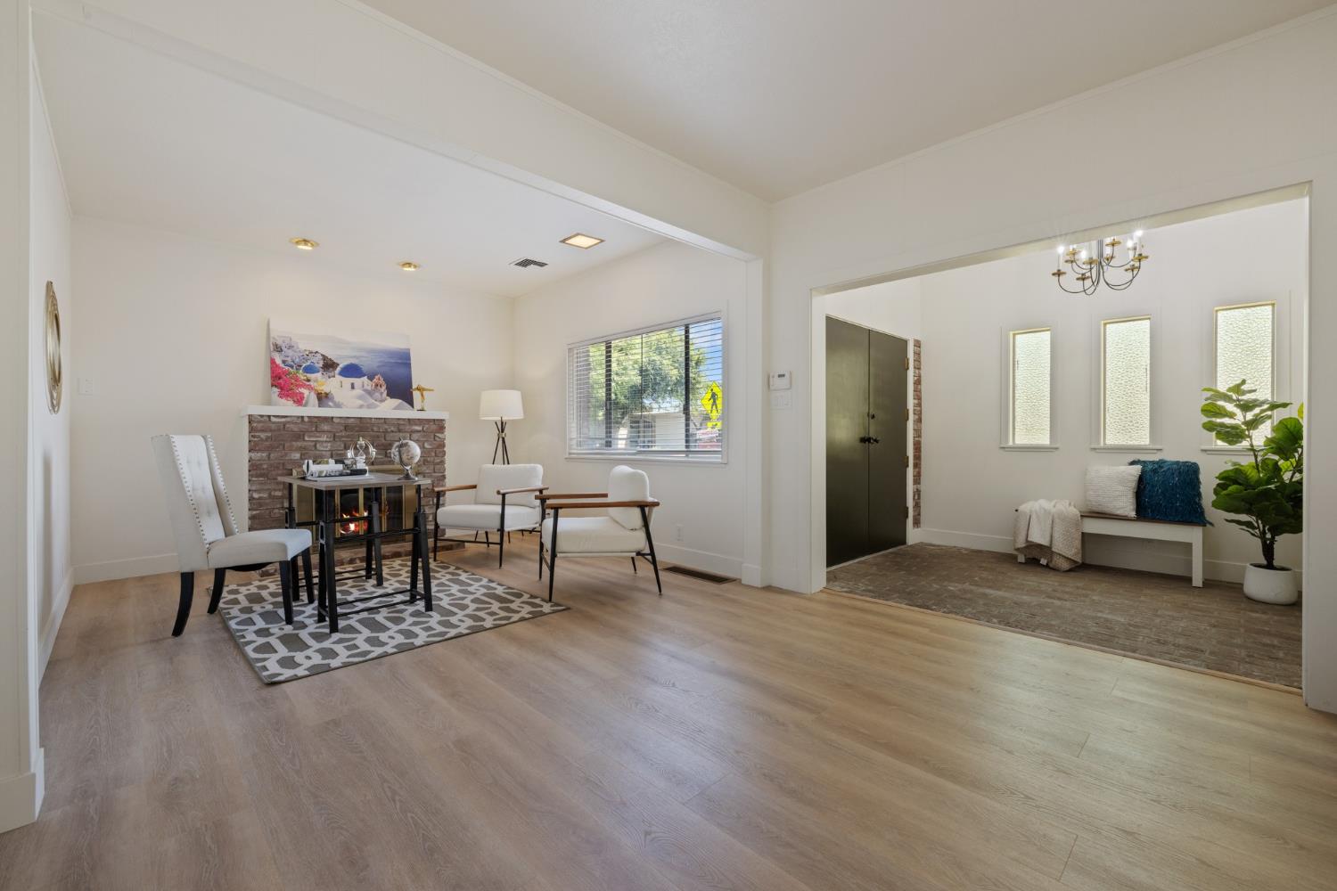 Detail Gallery Image 4 of 47 For 143 N Lincoln Ave, Manteca,  CA 95336 - 4 Beds | 4/3 Baths