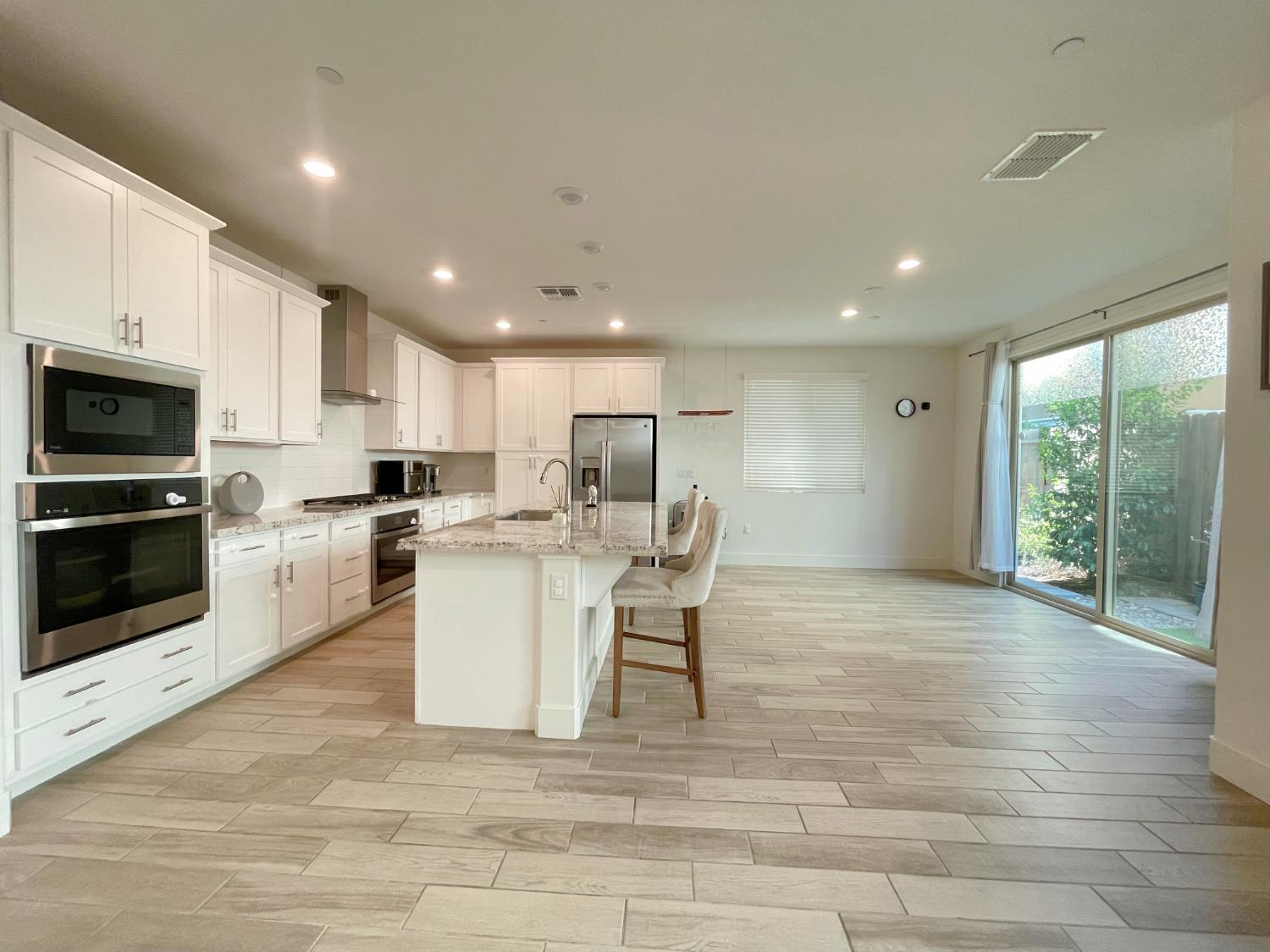 Detail Gallery Image 12 of 59 For 10622 Trill Way, Elk Grove,  CA 95757 - 3 Beds | 2/1 Baths