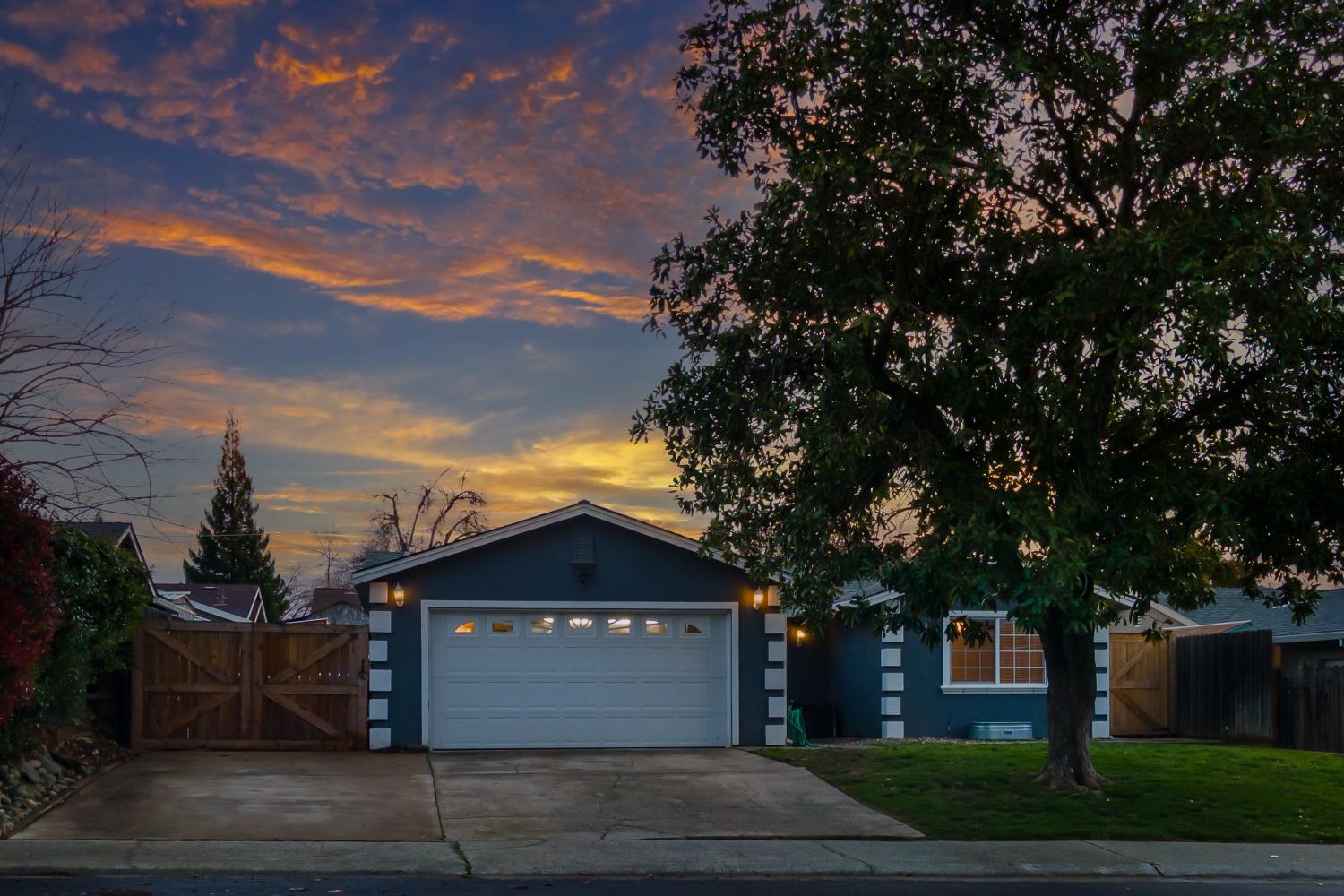 Detail Gallery Image 1 of 28 For 9192 Pershing Ave, Orangevale,  CA 95662 - 3 Beds | 2 Baths