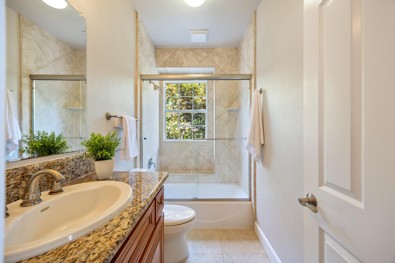 Detail Gallery Image 54 of 86 For 9740 Los Lagos Cir #NORTH,  Granite Bay,  CA 95746 - 4 Beds | 4/1 Baths