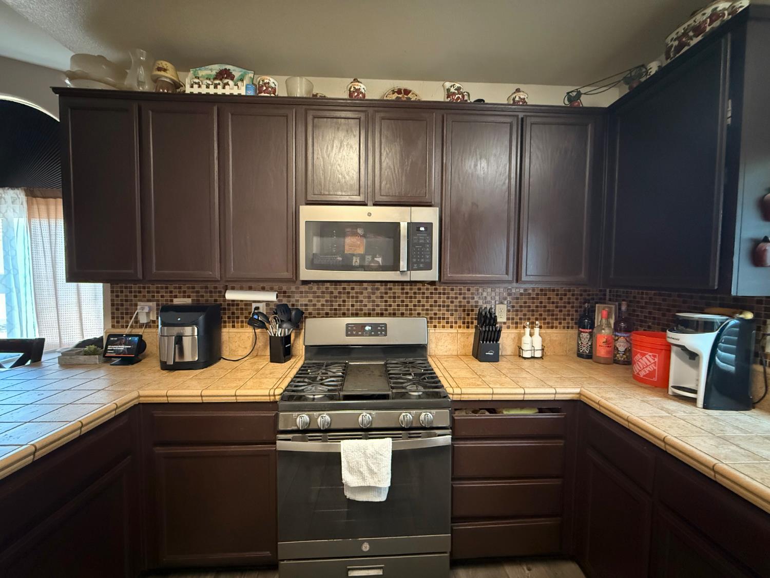 Detail Gallery Image 3 of 23 For 749 Rhone Ct, Los Banos,  CA 93635 - 3 Beds | 2 Baths
