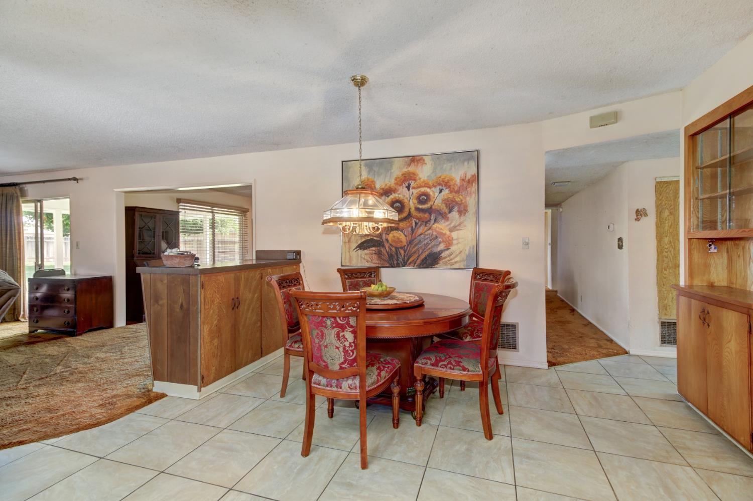 Detail Gallery Image 10 of 38 For 3845 Lynwood Way, Sacramento,  CA 95864 - 3 Beds | 3 Baths