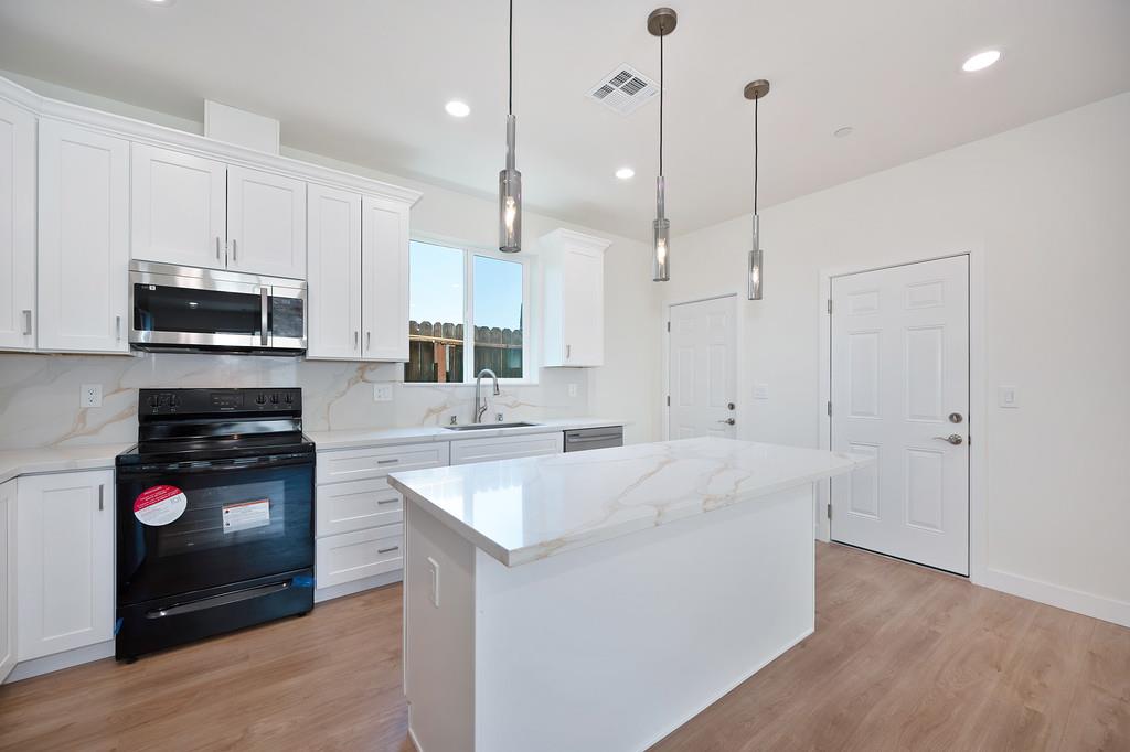 Detail Gallery Image 40 of 61 For 9437 Erwin Ave, Orangevale,  CA 95662 - – Beds | – Baths