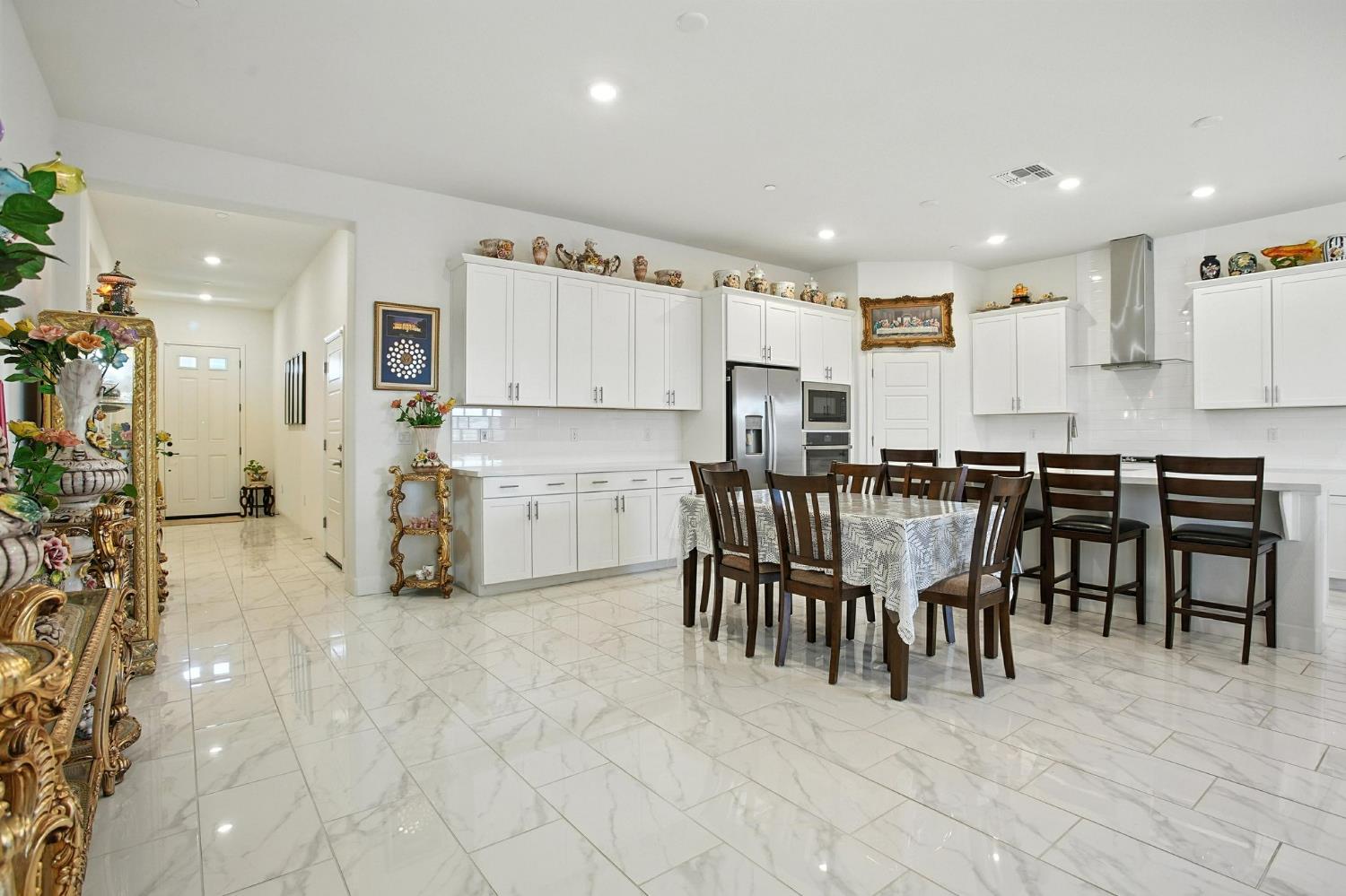 Detail Gallery Image 13 of 36 For 3742 Haymaker Way, Sacramento,  CA 95835 - 3 Beds | 2 Baths