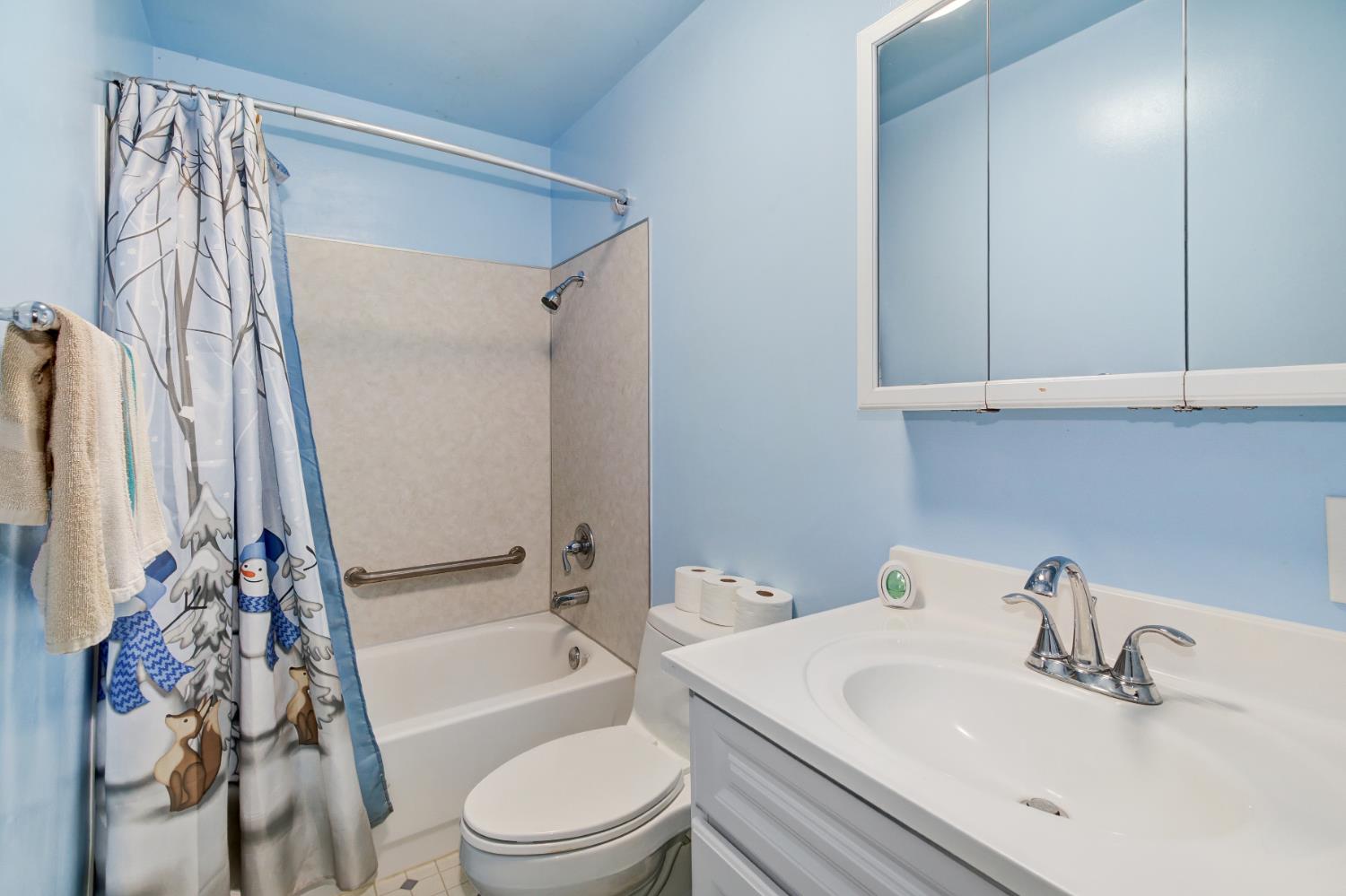 Detail Gallery Image 28 of 38 For 3845 Lynwood Way, Sacramento,  CA 95864 - 3 Beds | 3 Baths