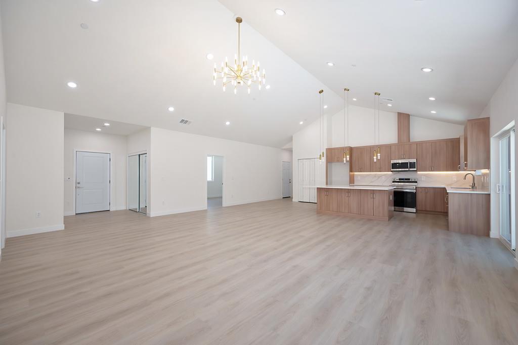 Detail Gallery Image 8 of 61 For 9437 Erwin Ave, Orangevale,  CA 95662 - – Beds | – Baths