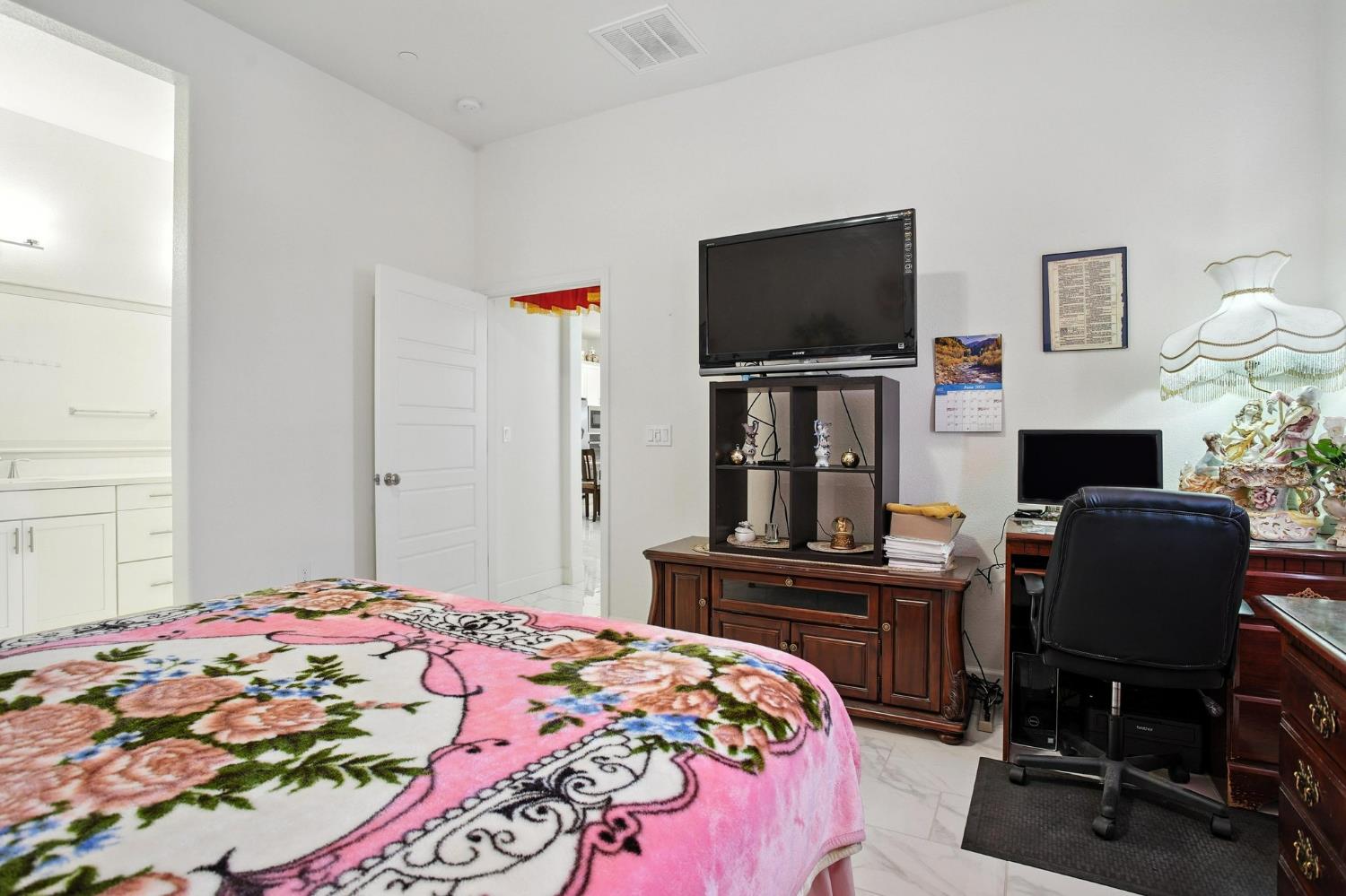 Detail Gallery Image 25 of 36 For 3742 Haymaker Way, Sacramento,  CA 95835 - 3 Beds | 2 Baths