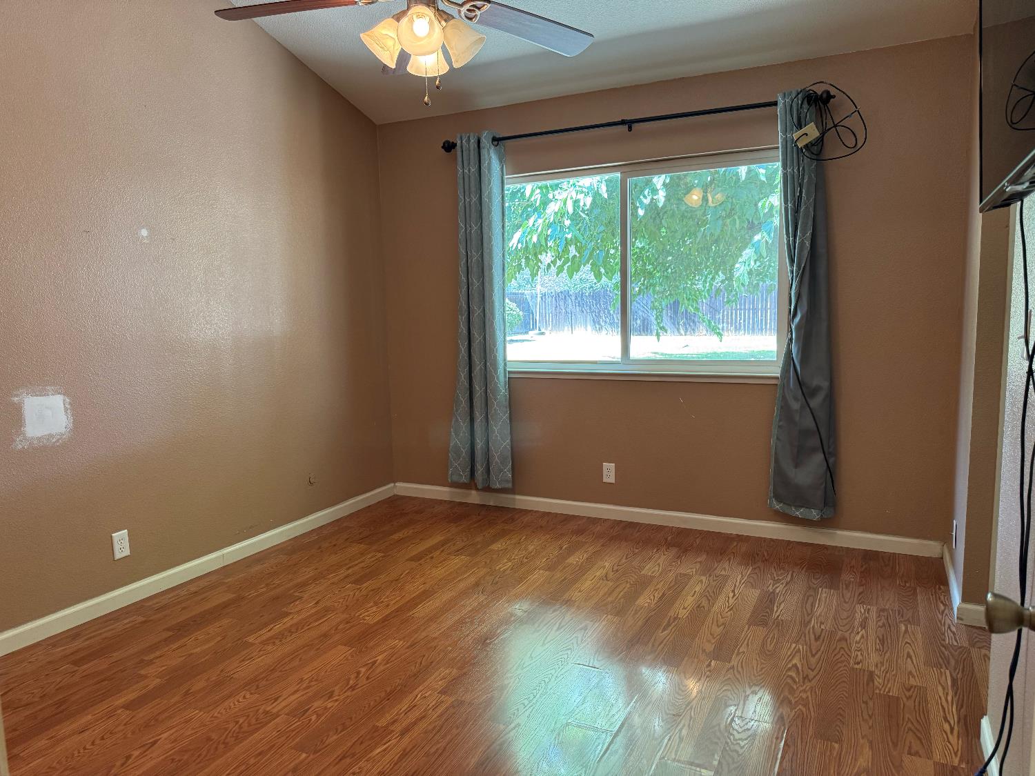 Detail Gallery Image 14 of 19 For 1353 Villa Dr, Merced,  CA 95340 - 3 Beds | 2 Baths