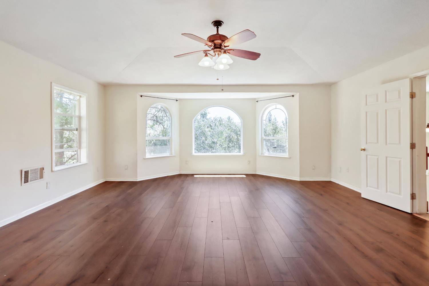Detail Gallery Image 11 of 27 For 90 Tall Pines Ct, Applegate,  CA 95703 - 3 Beds | 2/1 Baths