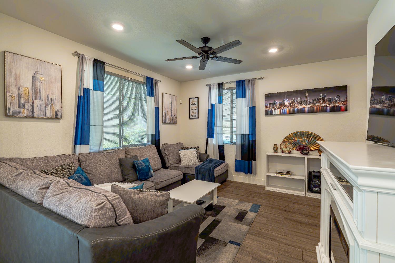Detail Gallery Image 19 of 53 For 10448 Oboe Way, Elk Grove,  CA 95757 - 3 Beds | 2/1 Baths