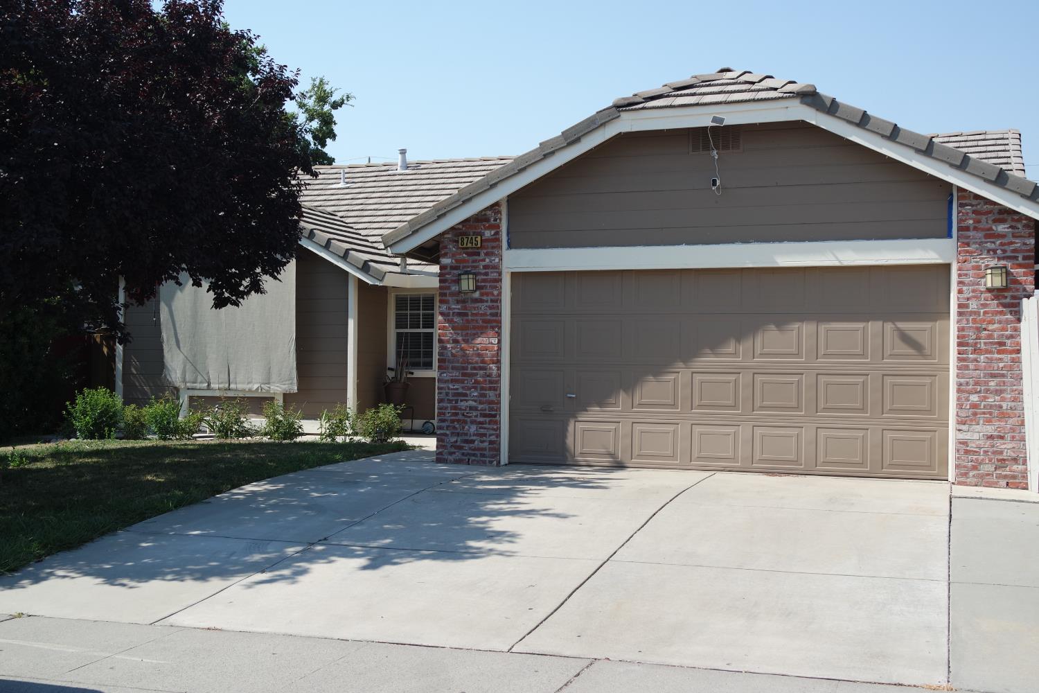 Detail Gallery Image 1 of 19 For 8745 Spruce Ridge Way, Antelope,  CA 95843 - 3 Beds | 2 Baths