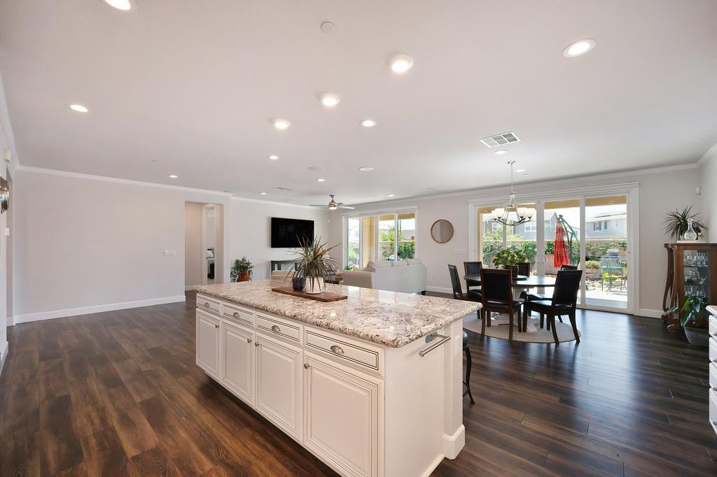 Detail Gallery Image 13 of 43 For 10309 Tempo Way, Elk Grove,  CA 95757 - 4 Beds | 3/1 Baths