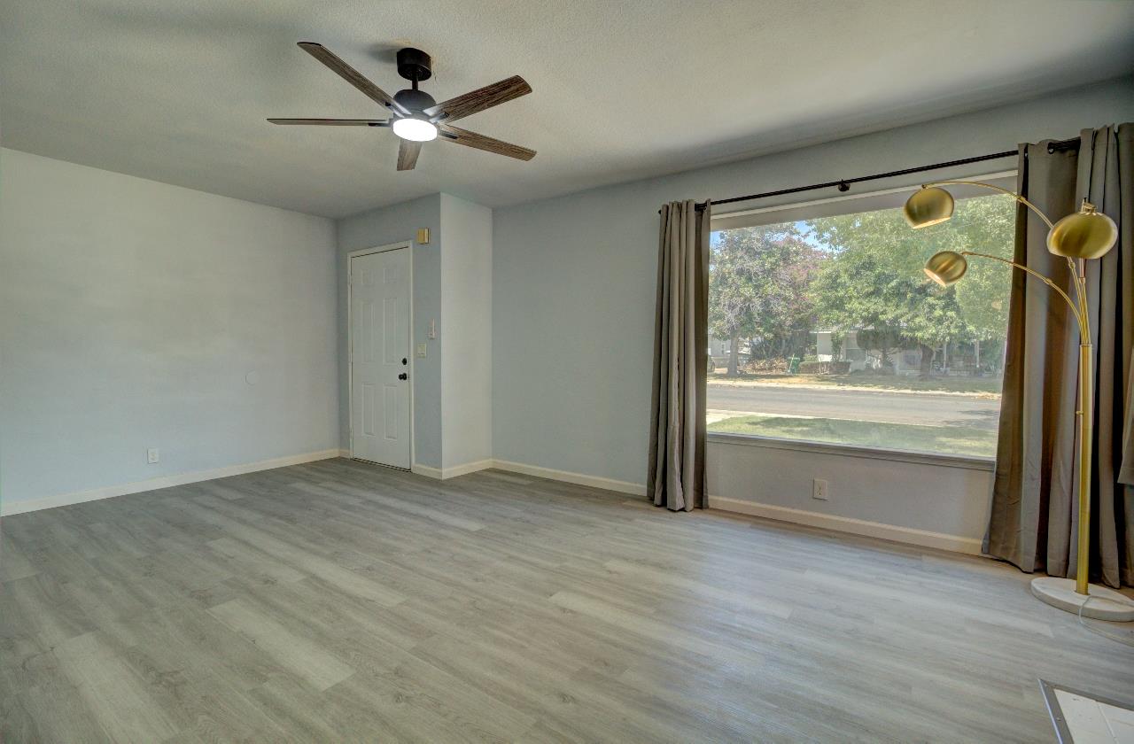 Detail Gallery Image 6 of 33 For 400 Elm Ave, Atwater,  CA 95301 - 4 Beds | 2 Baths