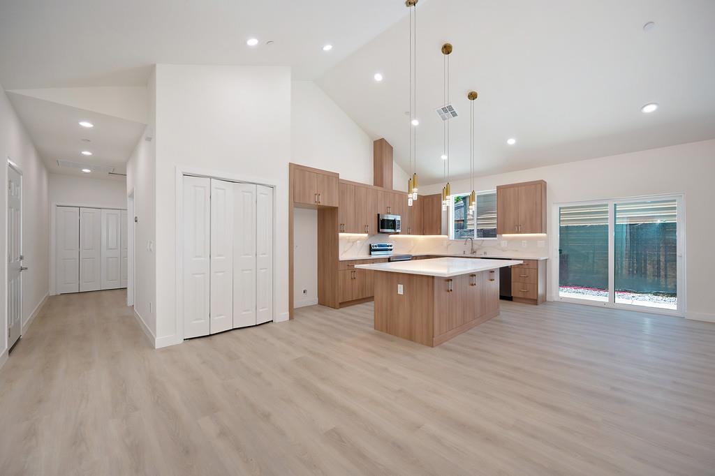 Detail Gallery Image 10 of 61 For 9437 Erwin Ave, Orangevale,  CA 95662 - – Beds | – Baths