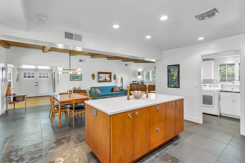 Detail Gallery Image 12 of 45 For 3250 Bonita Dr, Sacramento,  CA 95821 - 3 Beds | 3 Baths