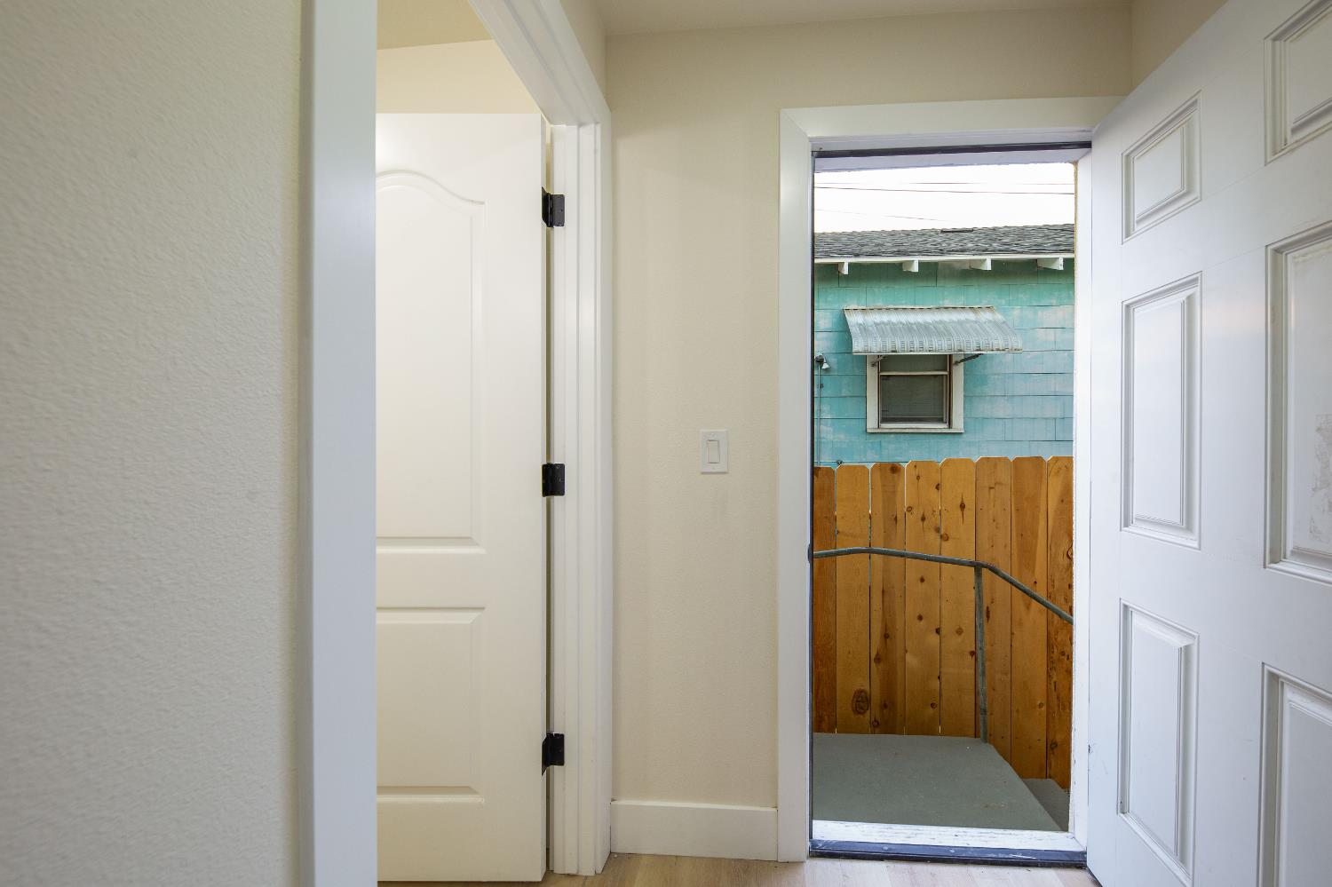 Detail Gallery Image 27 of 38 For 644 N Airport Way, Stockton,  CA 95205 - 3 Beds | 2 Baths