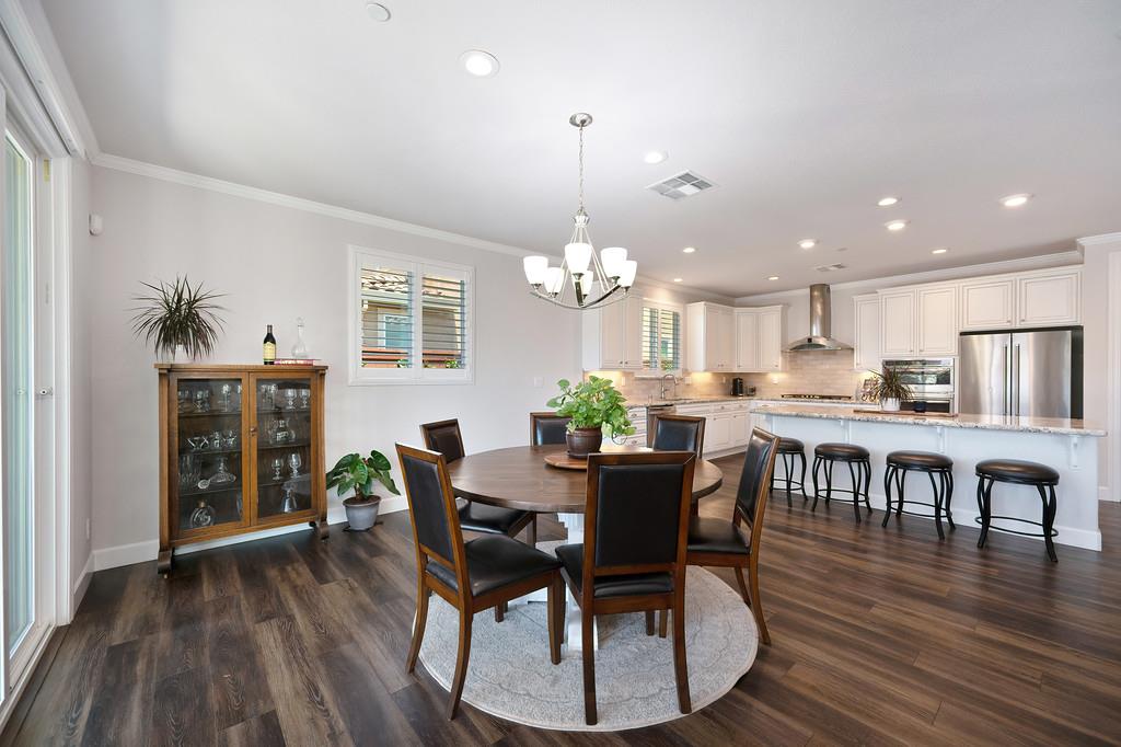 Detail Gallery Image 8 of 43 For 10309 Tempo Way, Elk Grove,  CA 95757 - 4 Beds | 3/1 Baths