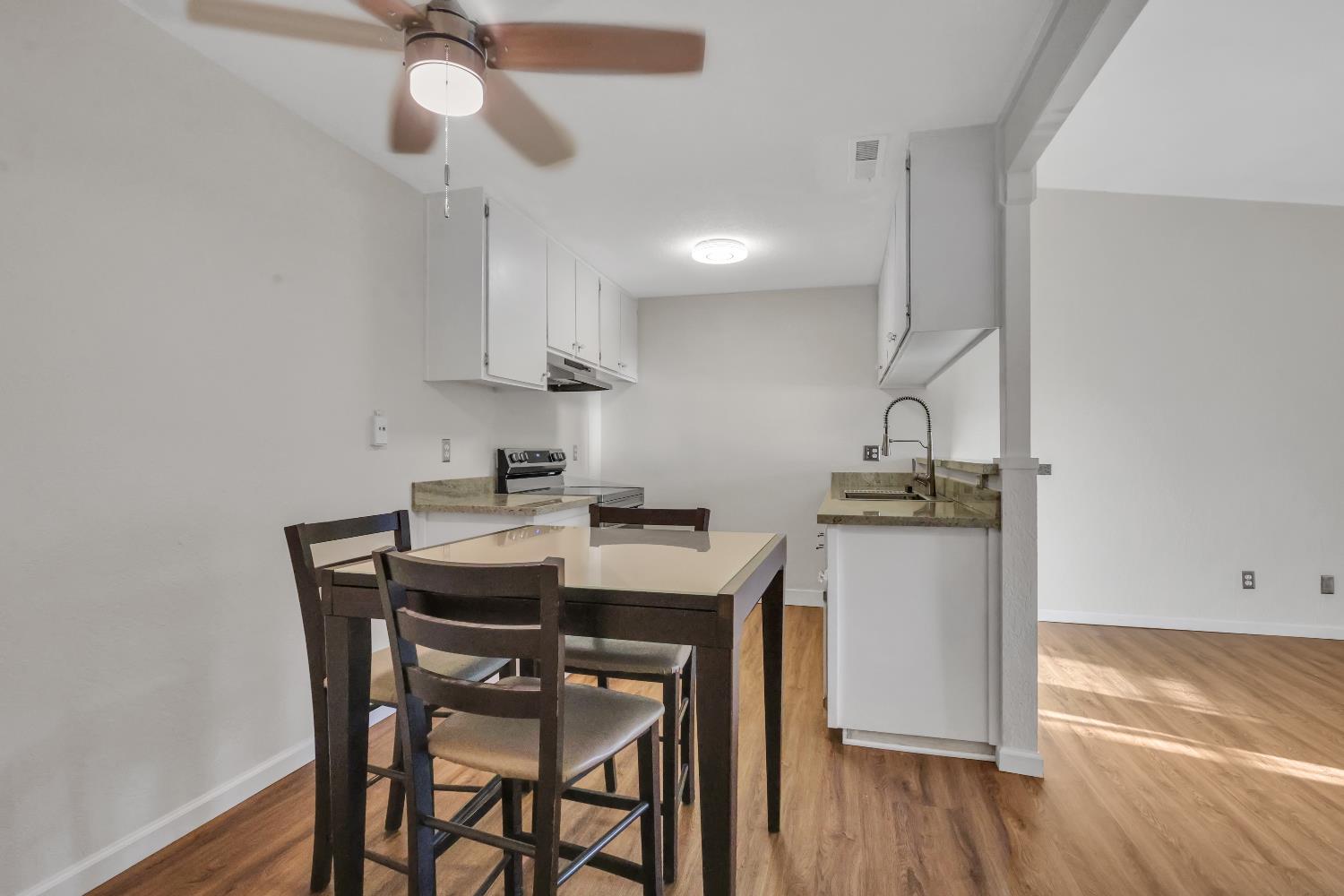 Detail Gallery Image 8 of 37 For 712 Mccoy Ct #59,  Lodi,  CA 95240 - 2 Beds | 1 Baths