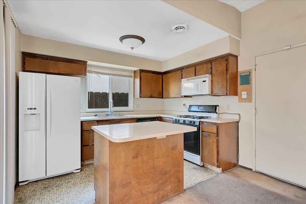 Detail Gallery Image 8 of 22 For 1450 Whyler Rd #39,  Yuba City,  CA 95993 - 3 Beds | 2 Baths