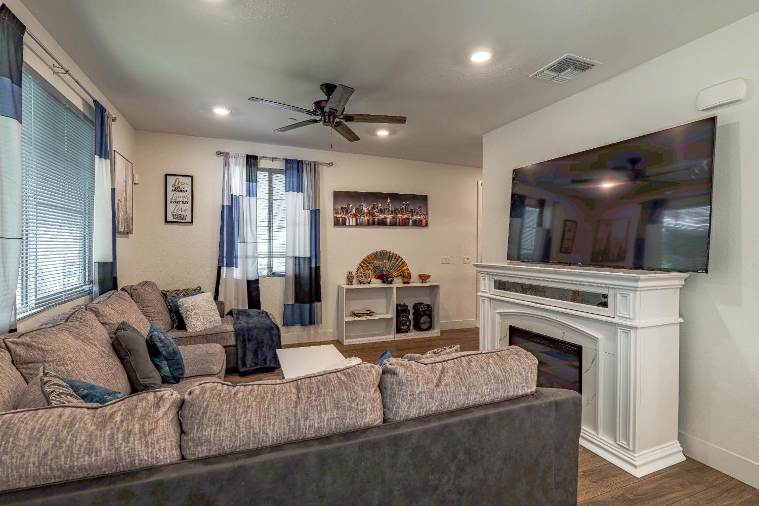 Detail Gallery Image 20 of 53 For 10448 Oboe Way, Elk Grove,  CA 95757 - 3 Beds | 2/1 Baths