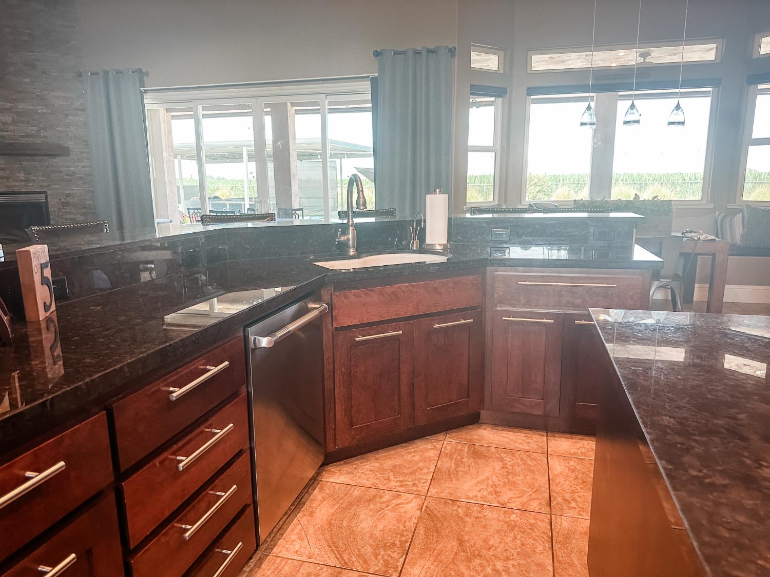 Detail Gallery Image 18 of 74 For 5569 Tegner Rd, Hilmar,  CA 95324 - 4 Beds | 3/1 Baths