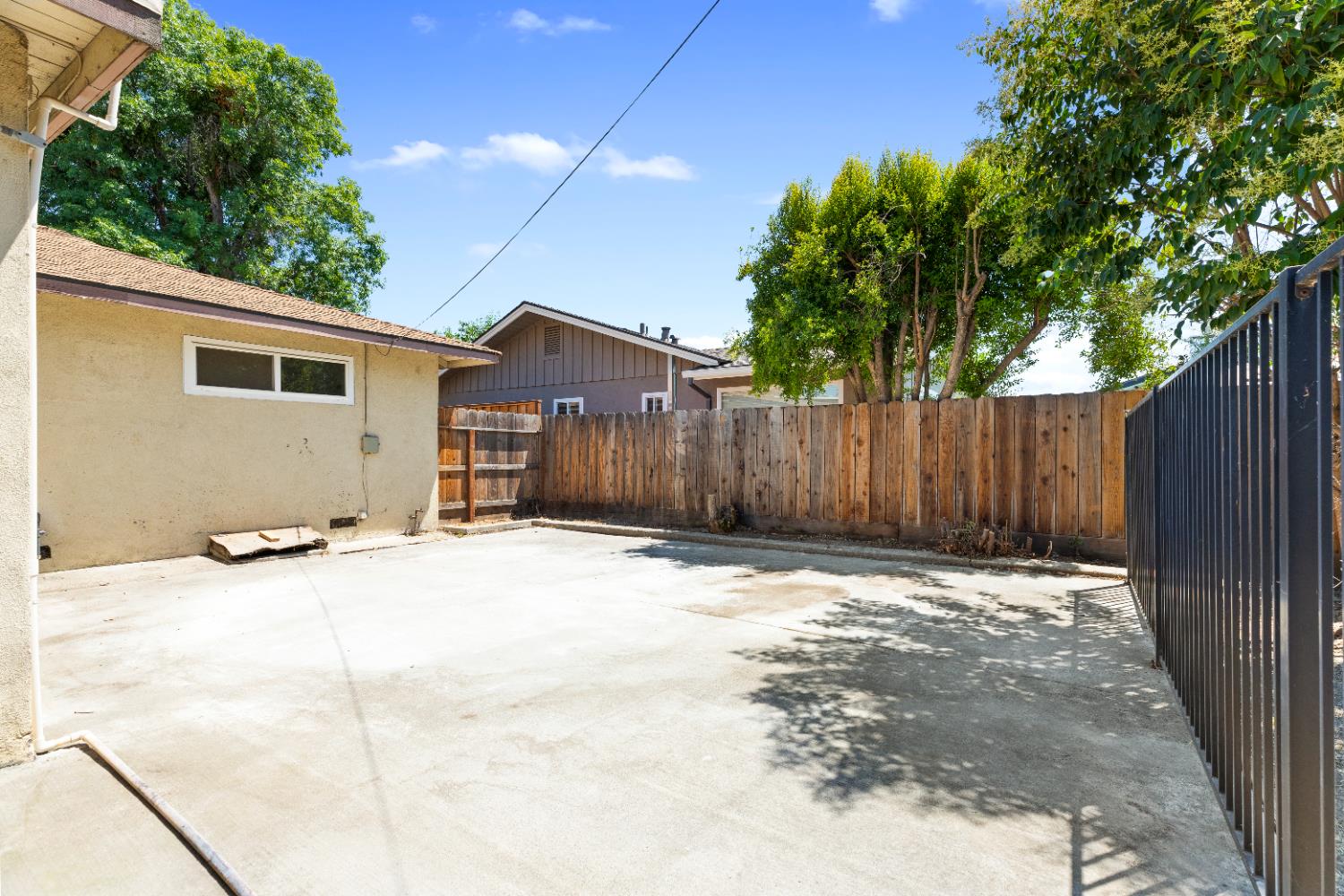 Detail Gallery Image 27 of 34 For 1418 Cypress Ave, Modesto,  CA 95350 - 3 Beds | 2 Baths