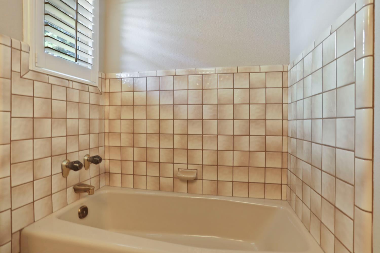 Detail Gallery Image 26 of 50 For 2404 Dutchollow Ct, Modesto,  CA 95356 - 3 Beds | 2 Baths