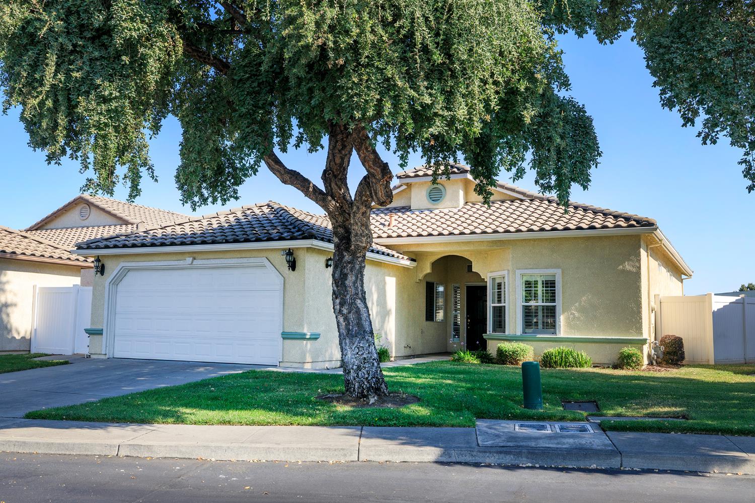 Detail Gallery Image 1 of 35 For 157 Little Johns Creek Dr, Oakdale,  CA 95361 - 2 Beds | 2 Baths