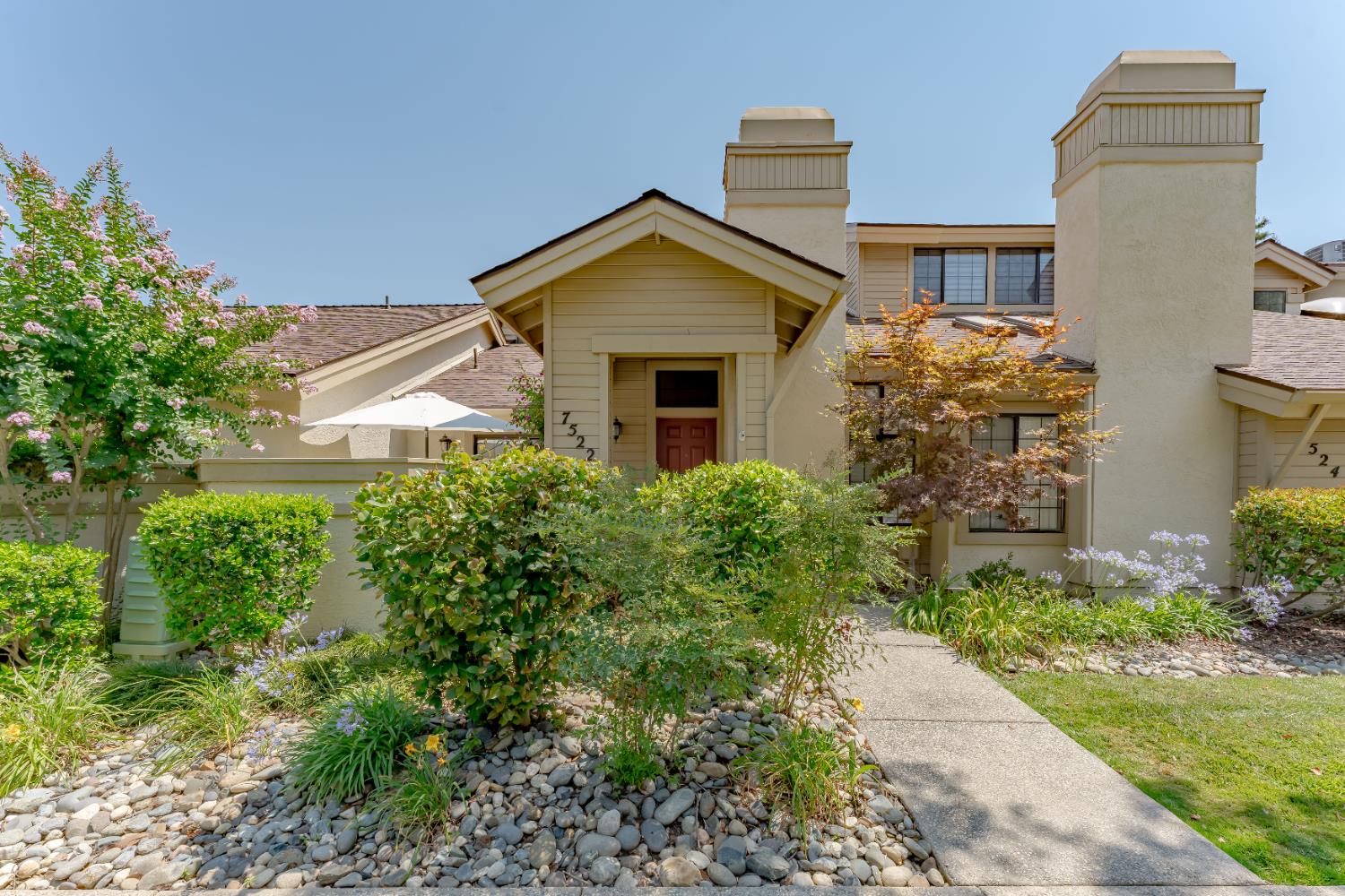Detail Gallery Image 1 of 21 For 7522 Creekridge Ln, Citrus Heights,  CA 95610 - 3 Beds | 3 Baths