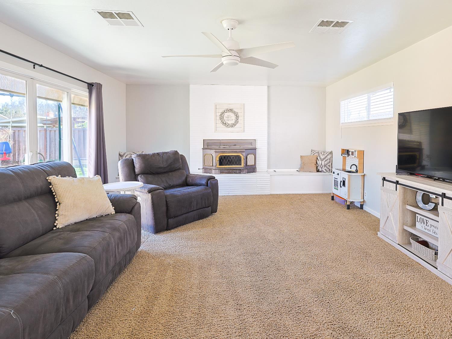 Detail Gallery Image 16 of 45 For 18 W Clanton Ave, Woodland,  CA 95695 - 3 Beds | 2 Baths