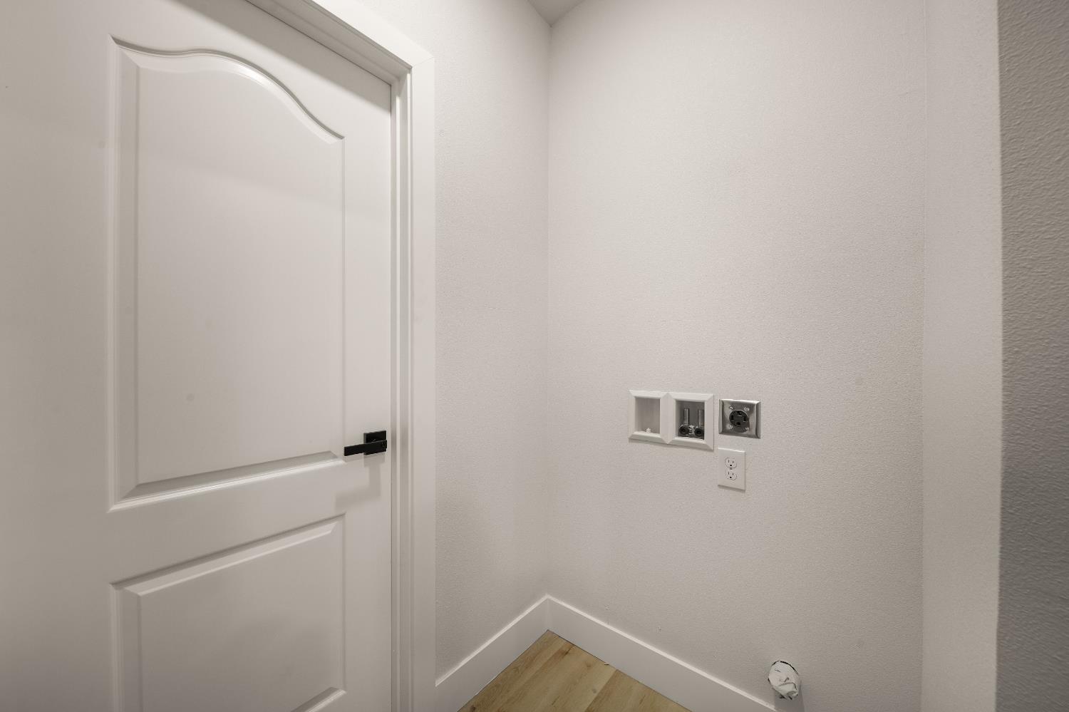 Detail Gallery Image 25 of 38 For 644 N Airport Way, Stockton,  CA 95205 - 3 Beds | 2 Baths