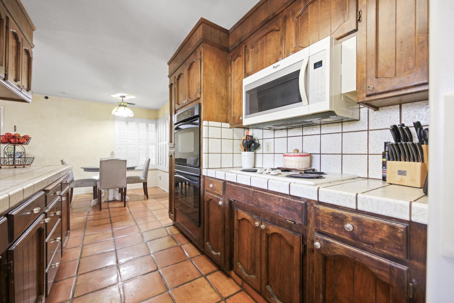 Detail Gallery Image 13 of 30 For 2962 Smoke Tree Cir, Stockton,  CA 95209 - 3 Beds | 2 Baths