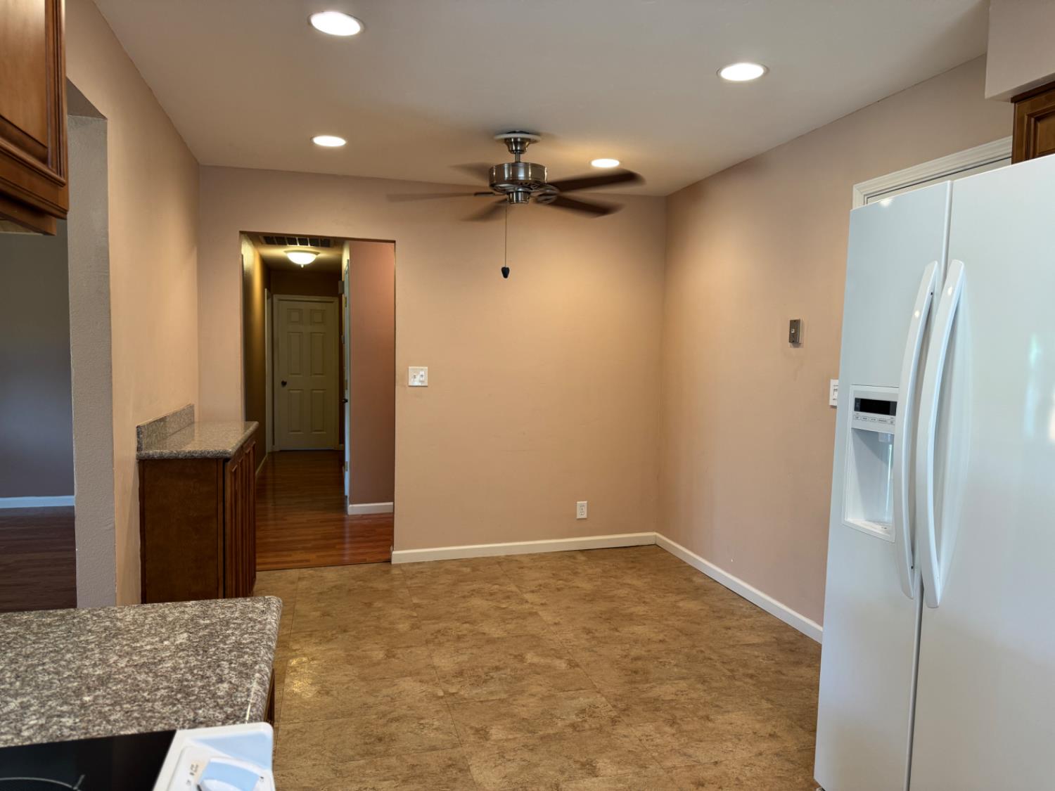 Detail Gallery Image 6 of 19 For 1353 Villa Dr, Merced,  CA 95340 - 3 Beds | 2 Baths