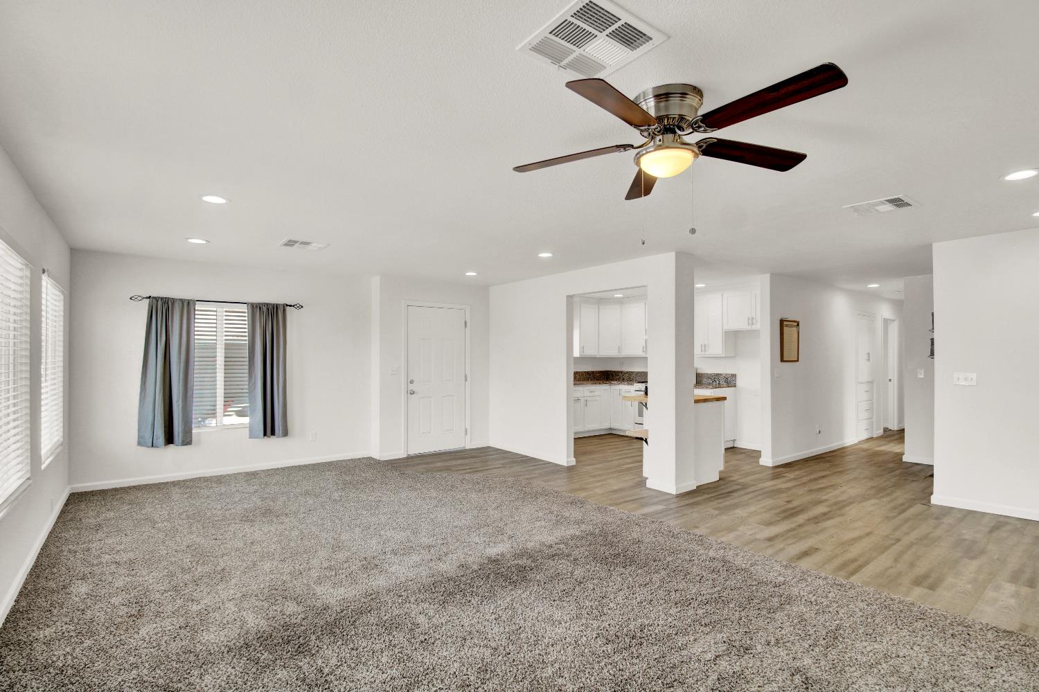 Detail Gallery Image 15 of 34 For 2307 Oakdale Rd 100, Modesto,  CA 95355 - 2 Beds | 2 Baths