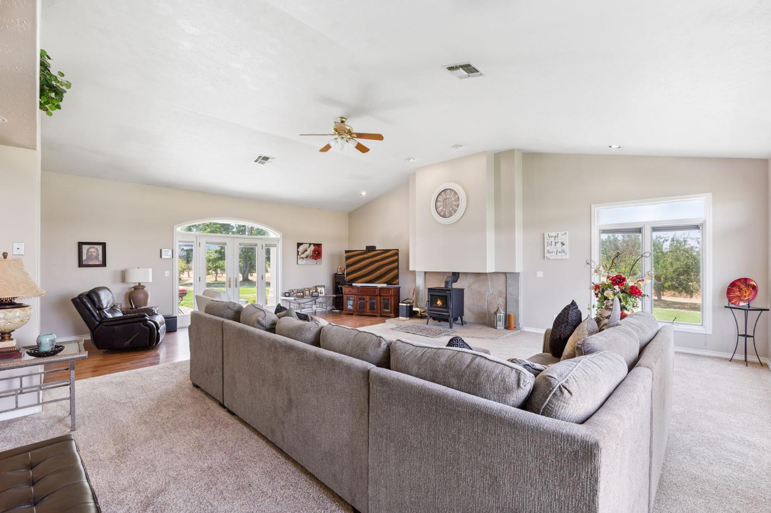 Detail Gallery Image 14 of 51 For 11255 Green Rd, Wilton,  CA 95693 - 4 Beds | 3/1 Baths