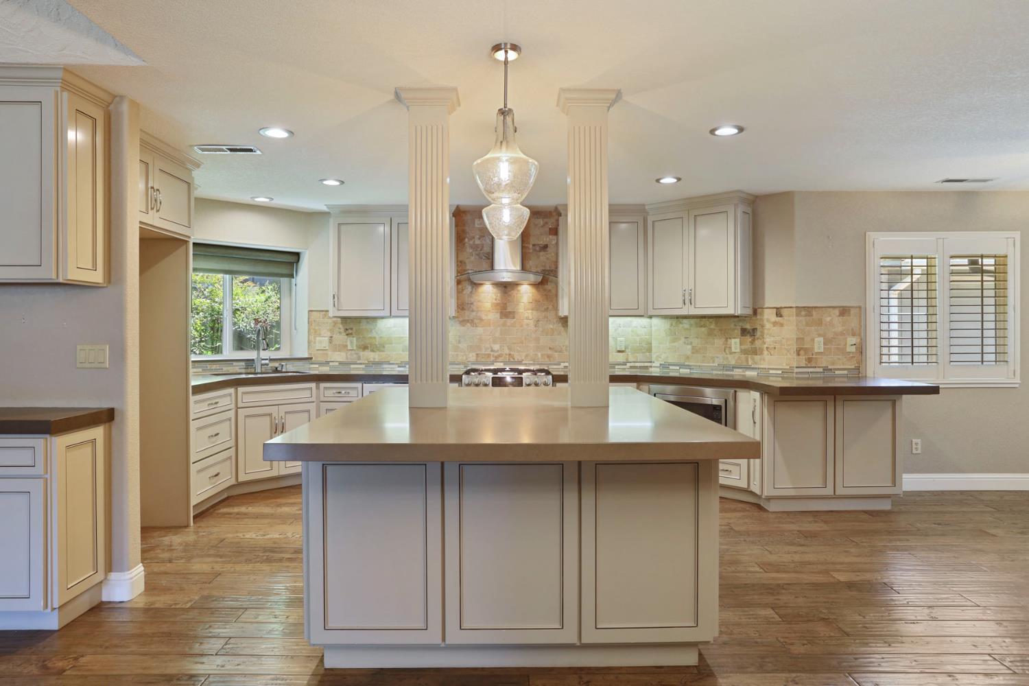 Detail Gallery Image 12 of 50 For 2404 Dutchollow Ct, Modesto,  CA 95356 - 3 Beds | 2 Baths