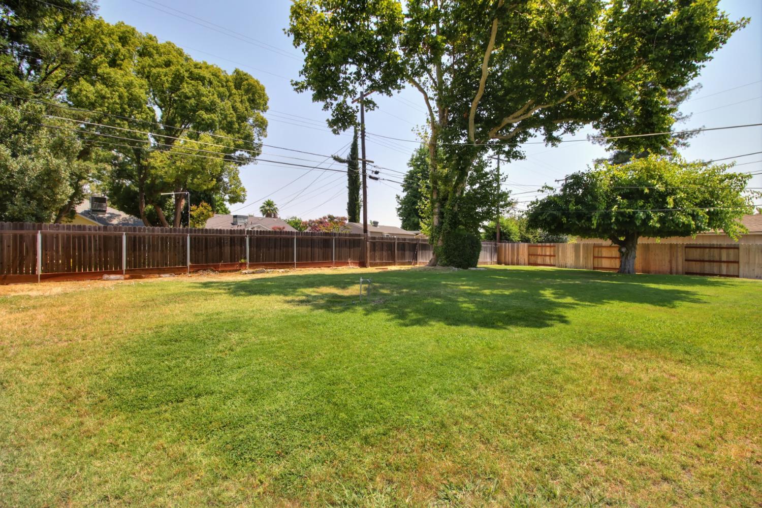 Detail Gallery Image 33 of 38 For 3845 Lynwood Way, Sacramento,  CA 95864 - 3 Beds | 3 Baths