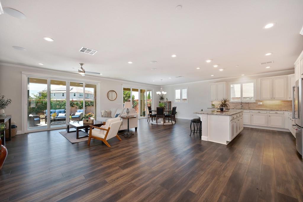 Detail Gallery Image 5 of 43 For 10309 Tempo Way, Elk Grove,  CA 95757 - 4 Beds | 3/1 Baths