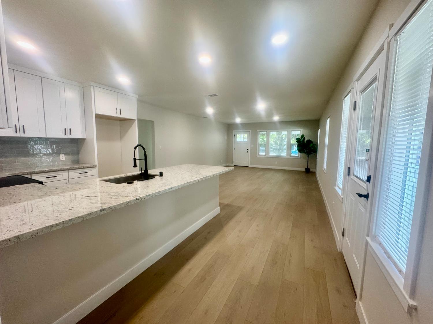 Detail Gallery Image 10 of 32 For 5230 North Ave, Carmichael,  CA 95608 - 3 Beds | 2 Baths