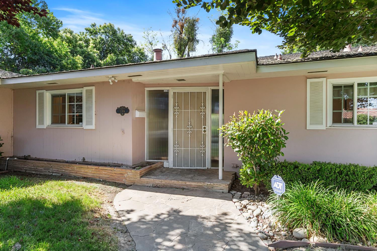 Detail Gallery Image 5 of 34 For 1314 Highland Dr, Modesto,  CA 95354 - 3 Beds | 1/1 Baths
