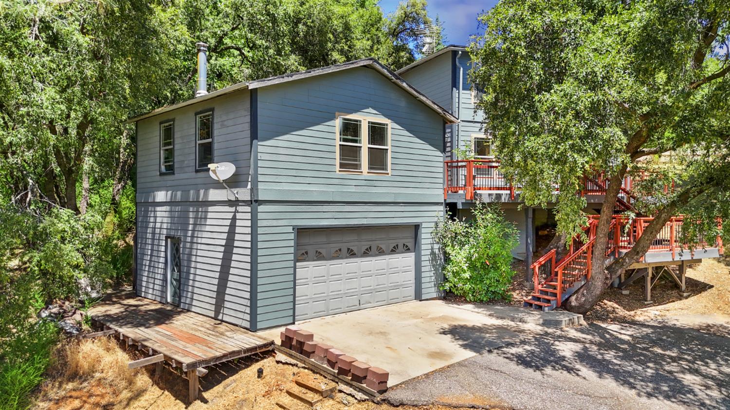 Detail Gallery Image 1 of 27 For 90 Tall Pines Ct, Applegate,  CA 95703 - 3 Beds | 2/1 Baths