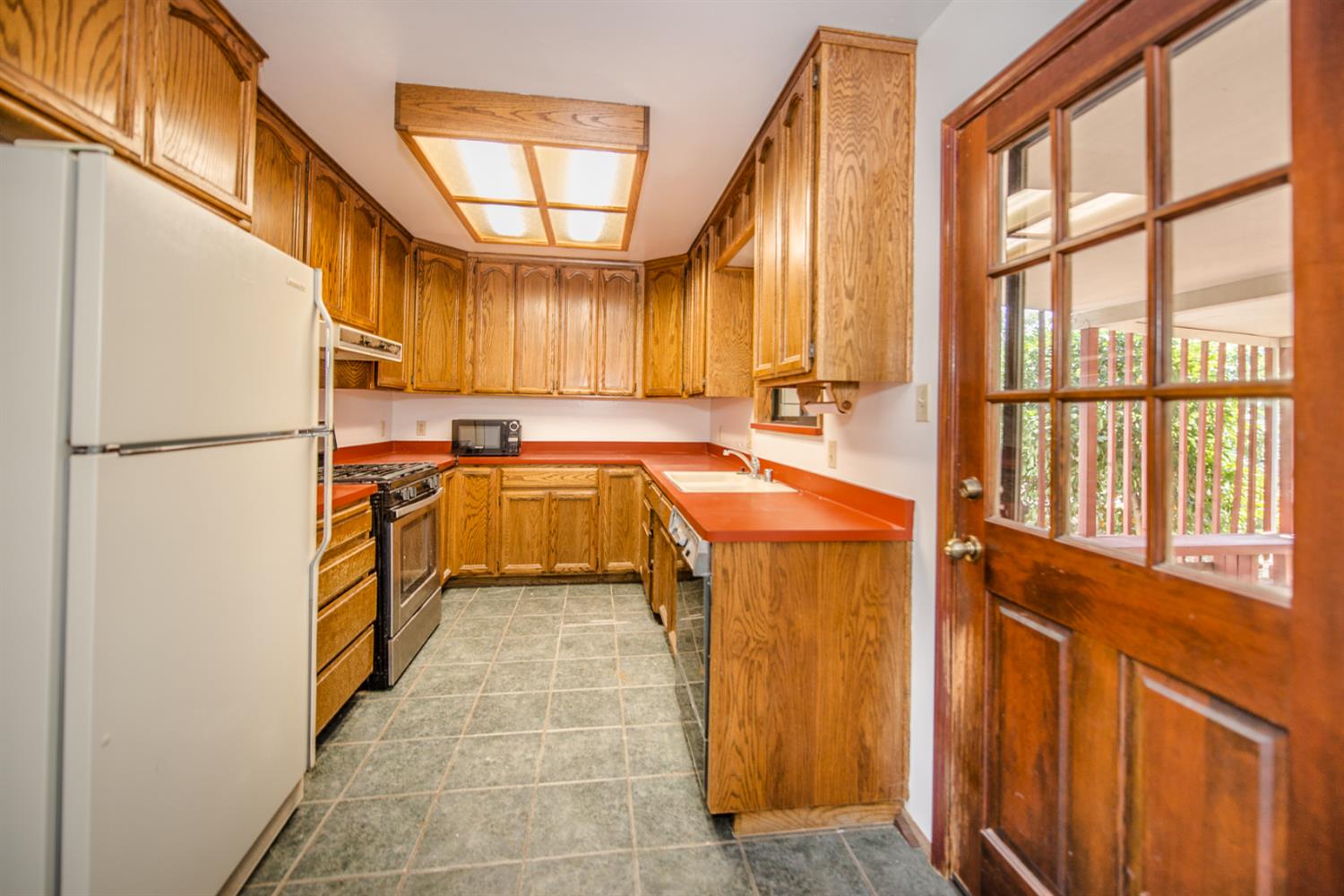 Detail Gallery Image 10 of 43 For 204 Emery St, Winters,  CA 95694 - 3 Beds | 2 Baths