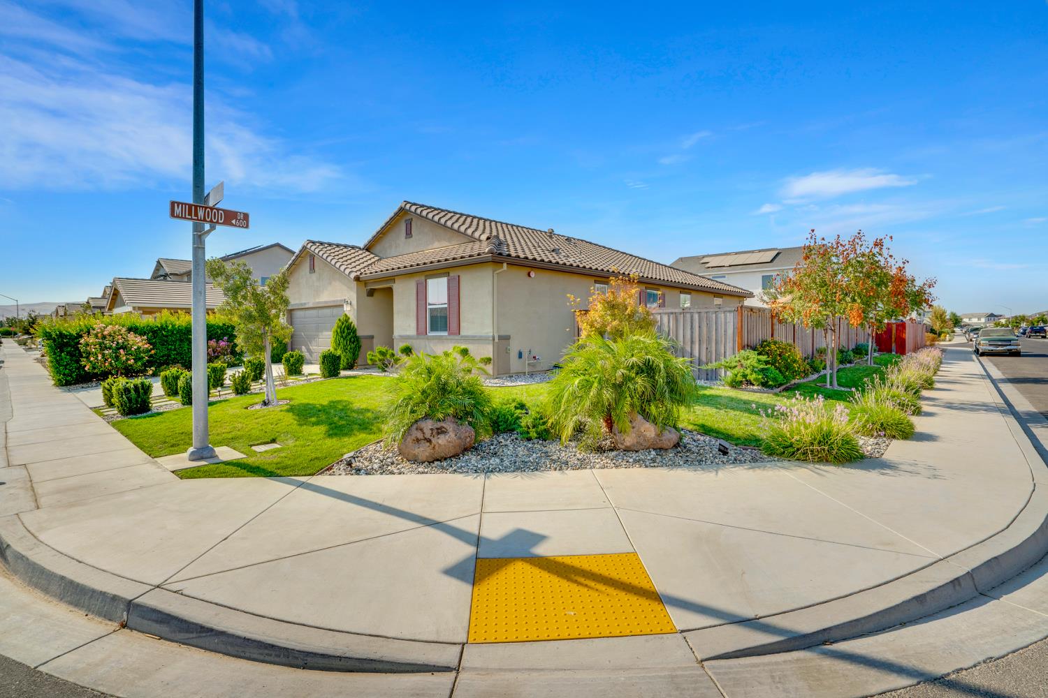Detail Gallery Image 2 of 25 For 841 Stawell Dr, Patterson,  CA 95363 - 4 Beds | 2 Baths