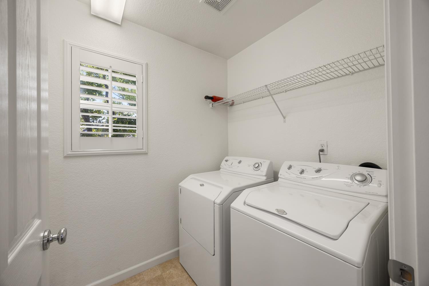 Detail Gallery Image 16 of 40 For 9205 Cortina Cir, Roseville,  CA 95678 - 3 Beds | 2/1 Baths