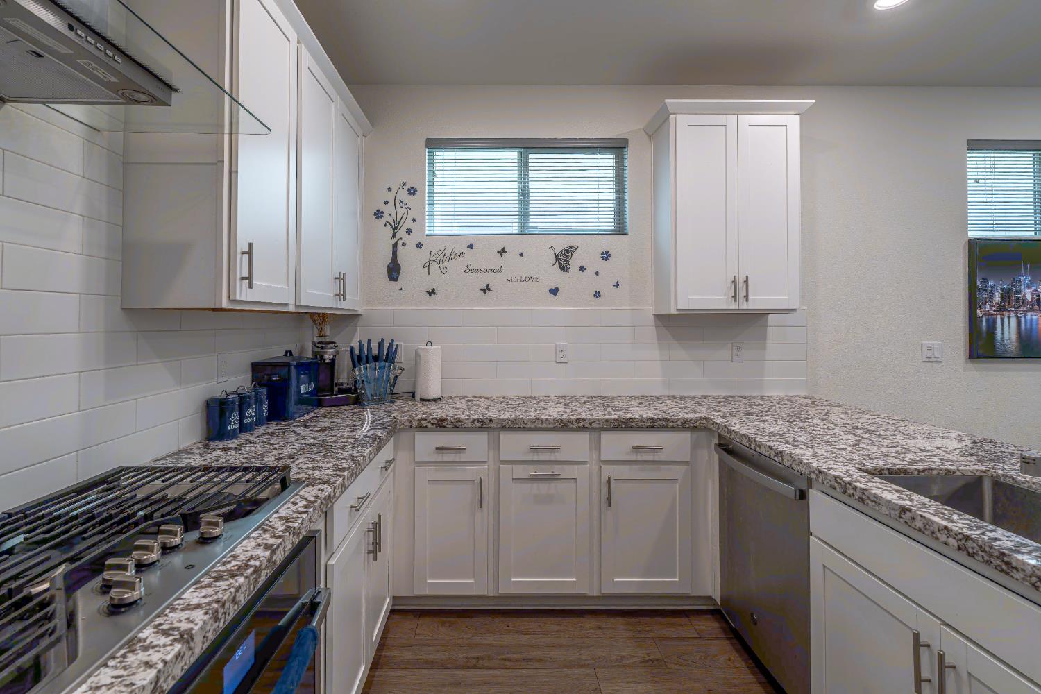 Detail Gallery Image 27 of 53 For 10448 Oboe Way, Elk Grove,  CA 95757 - 3 Beds | 2/1 Baths