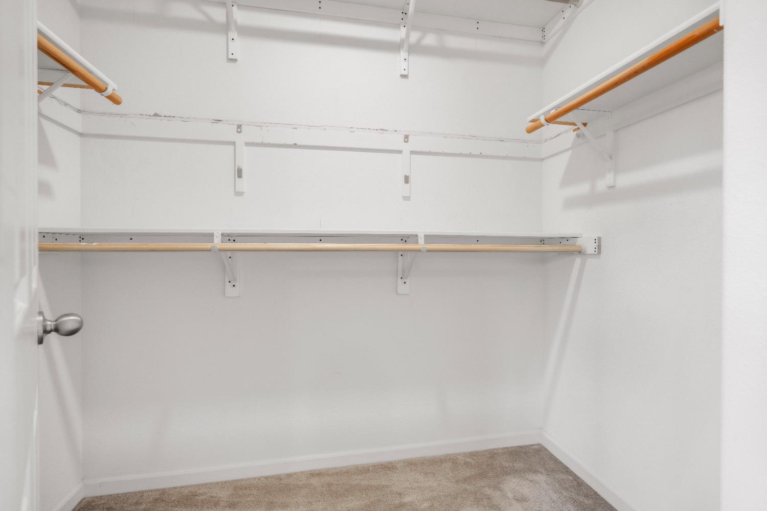 Detail Gallery Image 10 of 35 For 9934 Macabee Ln, Elk Grove,  CA 95757 - 3 Beds | 2/1 Baths