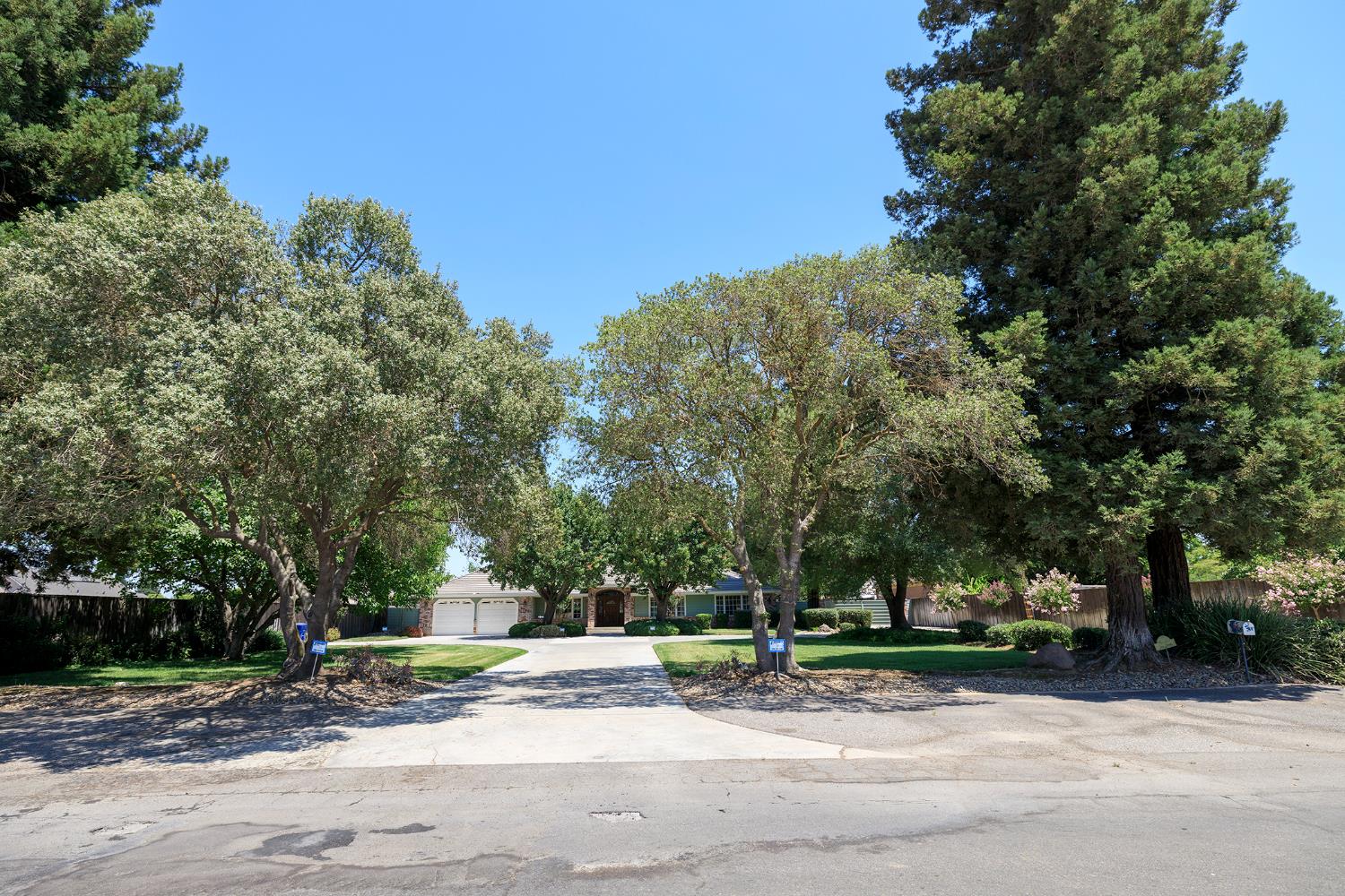 Detail Gallery Image 2 of 68 For 3128 Esta Ave, Modesto,  CA 95355 - 3 Beds | 3 Baths